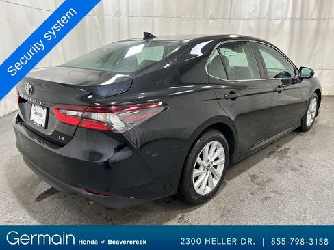 Used 2022 Toyota Camry LE image 9