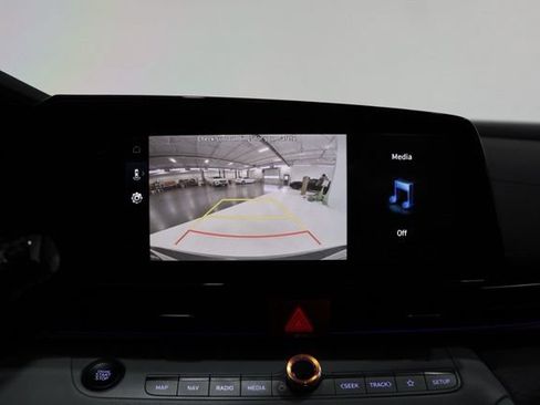 Used 2026 Hyundai Elantra Limited FWD image 27