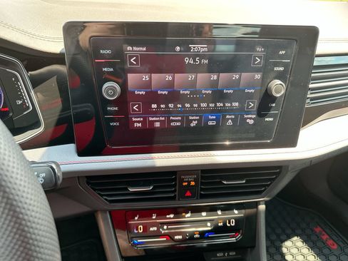Used 2025 Volkswagen Jetta GLI Autobahn FWD image 16