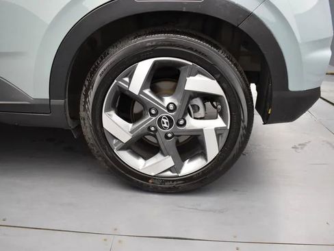 Used 2025 Hyundai Venue SEL image 37