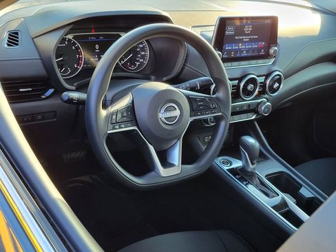 Certified 2025 Nissan Sentra SV image 3