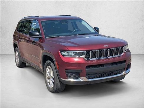 Used 2023 Jeep Grand Cherokee L Laredo image 3