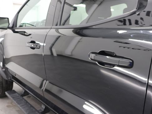 Used 2024 GMC Canyon Elevation w/ Elevation Premium Package AWD/4WD image 35