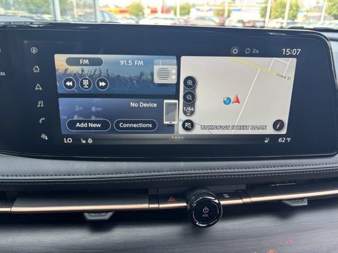 Used 2024 Nissan Ariya AWD image 17
