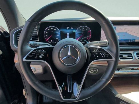 Used 2025 Mercedes-Benz GLS 450 4MATIC image 35
