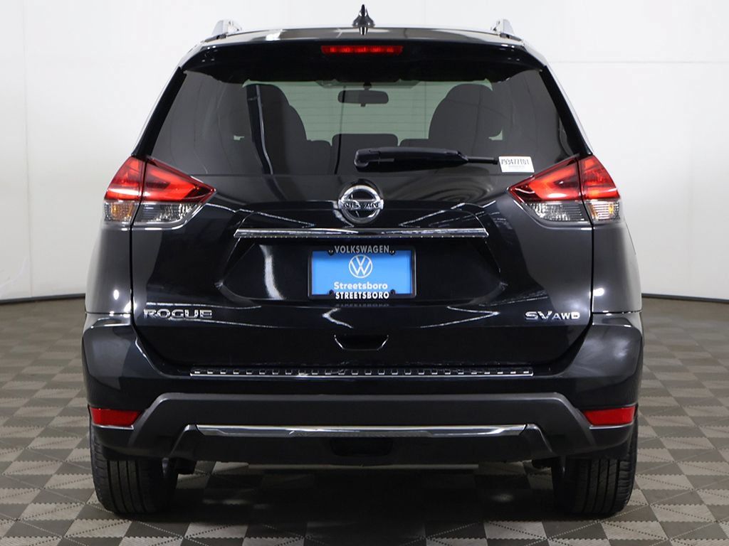 Used 2017 Nissan Rogue SV AWD/4WD image 13