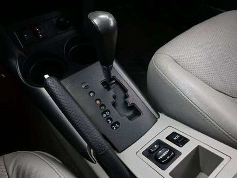 Used 2011 Toyota RAV4 Limited image 23