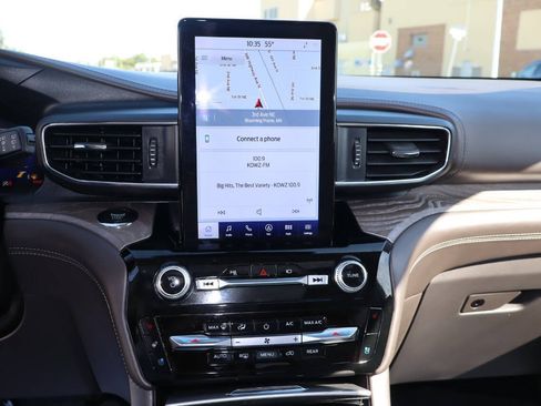 Used 2023 Ford Explorer Platinum w/ Technology Package AWD/4WD image 19