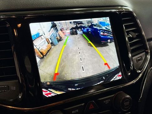 Used 2020 Jeep Grand Cherokee Limited X image 15