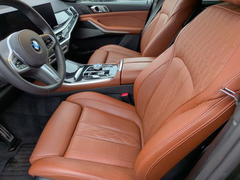 Used 2025 BMW X5 xDrive40i w/ Executive Package image 28