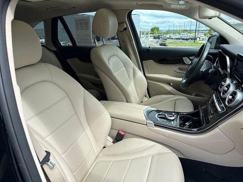 Used 2017 Mercedes-Benz GLC 300 4MATIC image 13
