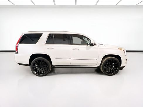 Used 2016 Cadillac Escalade Platinum image 27