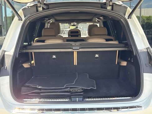 Used 2025 Mercedes-Benz GLS 580 4MATIC image 15