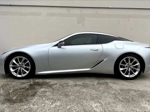 Used 2018 Lexus LC 500h RWD image 4