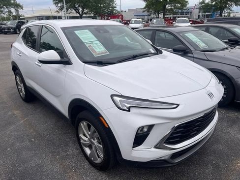 Certified 2025 Buick Encore GX Preferred AWD/4WD image 1