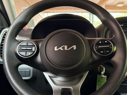 Used 2024 Kia Soul LX w/ Option Group 015 FWD image 31