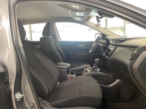 Used 2022 Nissan Rogue Sport S image 14