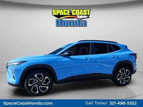 Used 2024 Chevrolet Trax RS w/ Sunroof Package FWD image 9