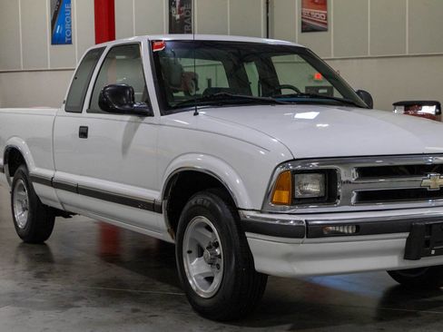 Used 1995 Chevrolet S10 Pickup LS RWD image 38