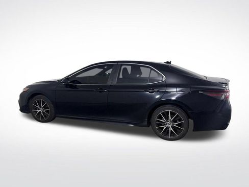Used 2022 Toyota Camry SE FWD image 9