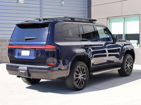 Used 2024 Lexus GX 550 w/ Accessory Package (31) AWD/4WD image 5