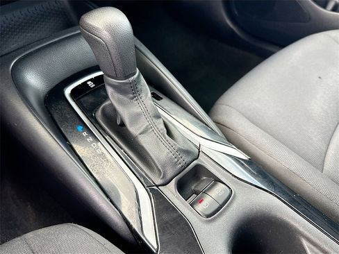Used 2021 Toyota Corolla LE image 15