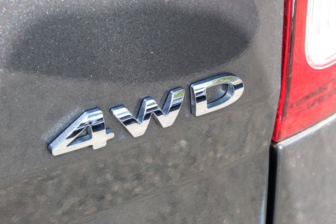 Used 2015 Ford Explorer XLT w/ Equipment Group 202A AWD/4WD image 6