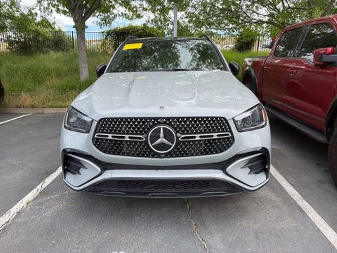 Used 2025 Mercedes-Benz GLE 450e 4MATIC image 2