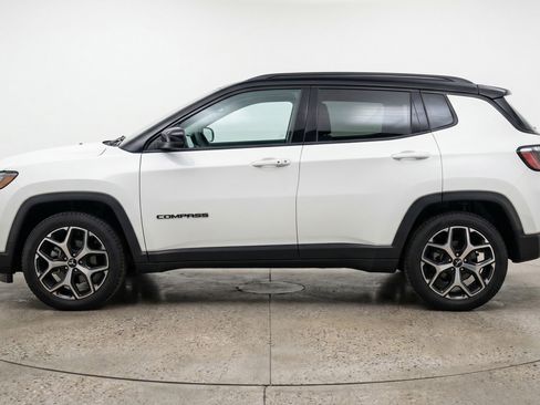 Used 2025 Jeep Compass Limited AWD/4WD image 5
