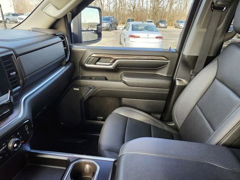 Used 2024 Chevrolet Silverado 2500 LTZ w/ LTZ Convenience Package image 15