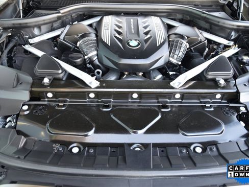 Used 2022 BMW X7 M50i w/ Cold Weather Package image 23