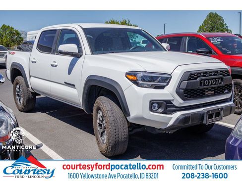 Used 2023 Toyota Tacoma TRD Off-Road w/ Black Out Package (TMS) AWD/4WD image 1
