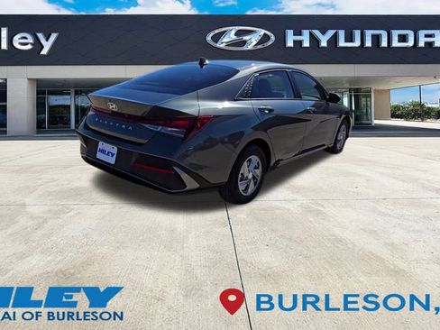 New 2026 Hyundai Elantra SE FWD image 10