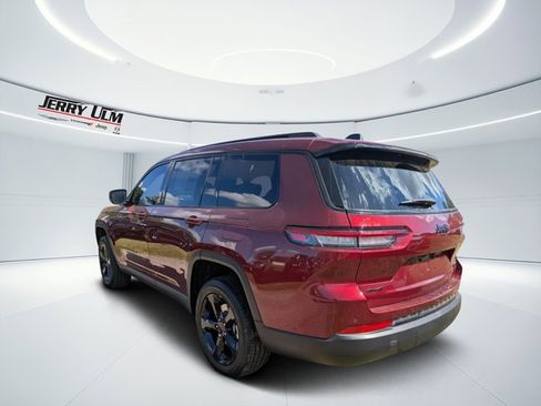 New 2025 Jeep Grand Cherokee L Limited w/ Black Appearance Package image 5