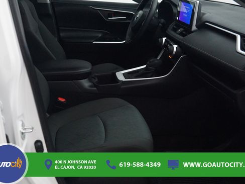 Used 2023 Toyota RAV4 XLE FWD image 8