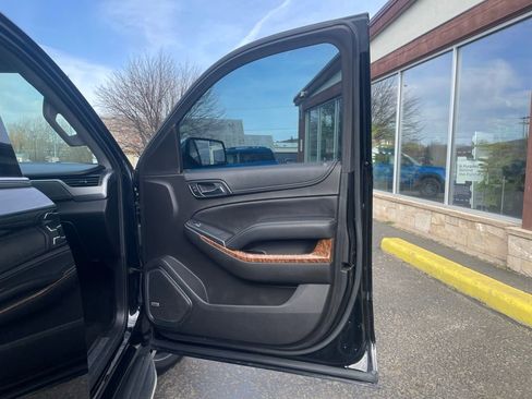 Used 2017 Chevrolet Suburban Premier image 23