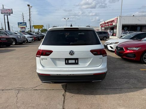 Used 2018 Volkswagen Tiguan SE image 5