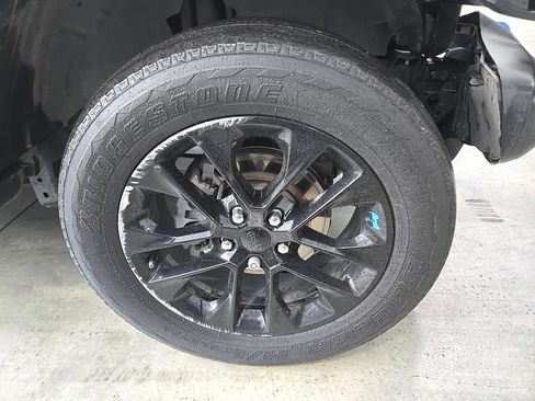 Used 2022 Jeep Wrangler Unlimited Sahara w/ Safety Group image 11