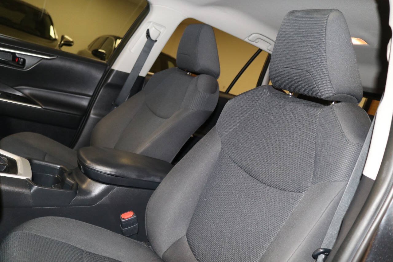 Used 2020 Toyota RAV4 LE w/ Carpet Mat Package AWD/4WD image 65