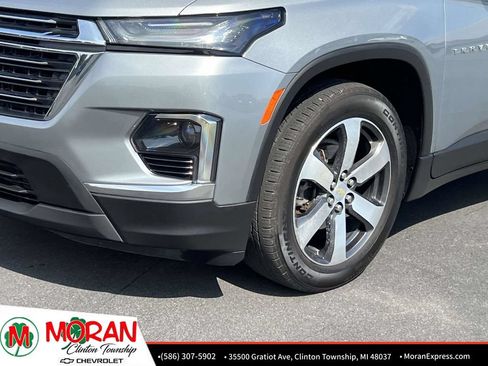 Certified 2023 Chevrolet Traverse LT w/ LT Premium Package AWD/4WD image 9