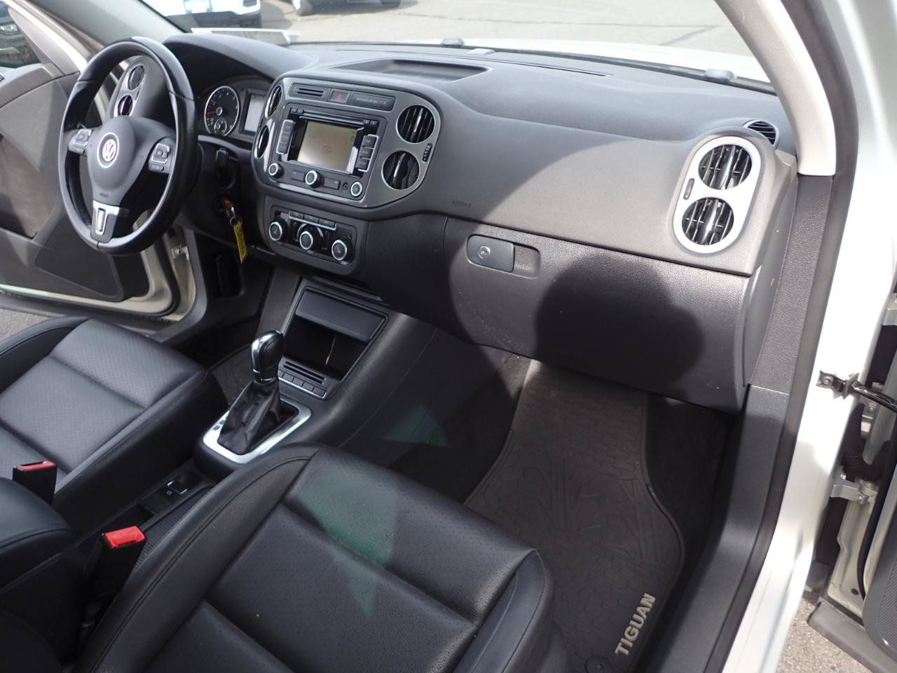 Used 2012 Volkswagen Tiguan SE AWD/4WD image 13