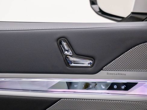 Used 2025 BMW i7 eDrive50 w/ M Sport Package image 14