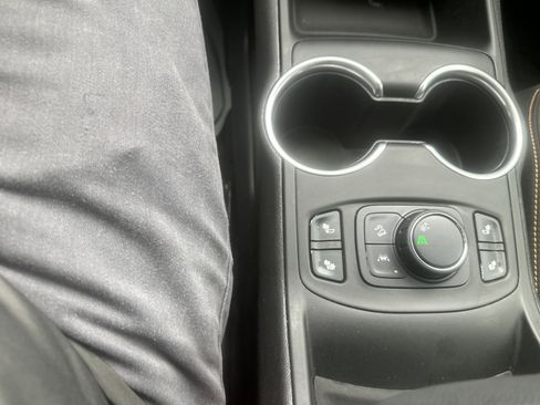 Used 2020 GMC Terrain SLE w/ Driver Convenience Package image 20