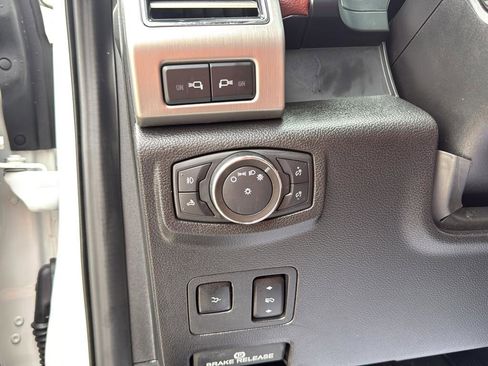 Used 2020 Ford F250 Platinum w/ FX4 Off-Road Package image 21
