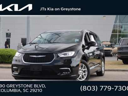 Used 2024 Chrysler Pacifica Touring-L