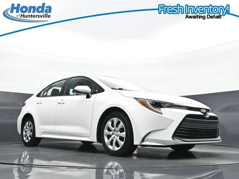Used 2025 Toyota Corolla LE w/ Convenience Package FWD image 28