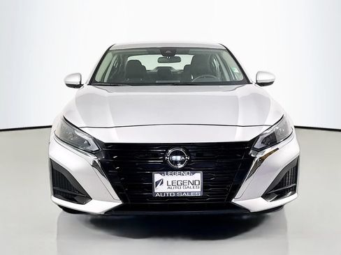 Used 2023 Nissan Altima 2.5 SV FWD image 2