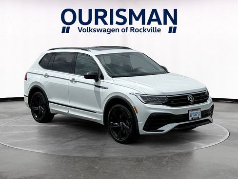Used 2024 Volkswagen Tiguan SE R-Line AWD/4WD image 1