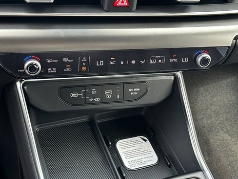 New 2026 Kia Carnival SX w/ SX Dark Edition Package FWD image 17