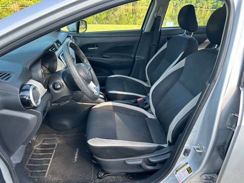 Used 2021 Nissan Versa SV image 13